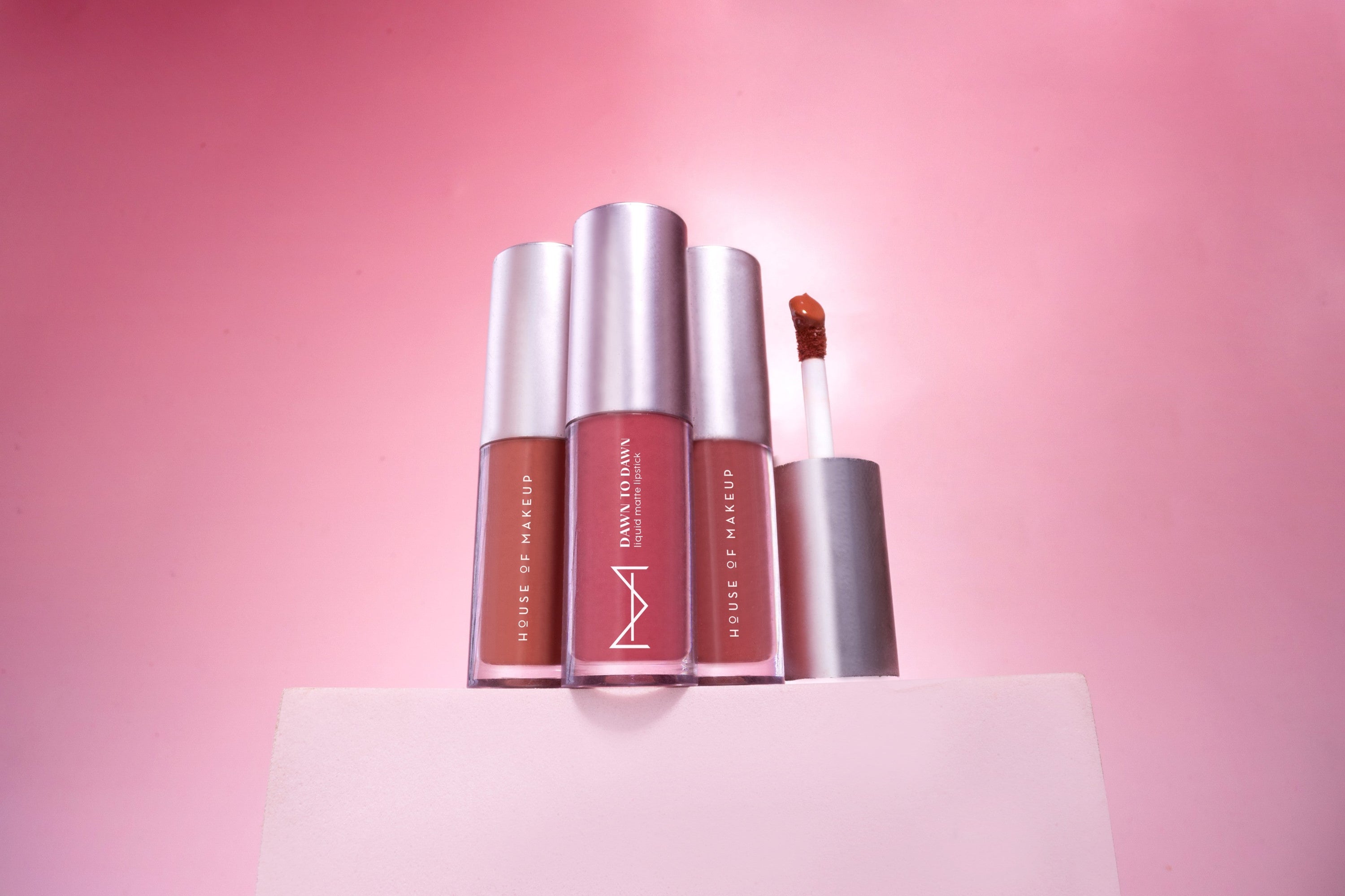 Learn About Different Types Of Lip Products: Matte Lipstick, Lip Gloss And Lip Tint - House Of Makeup