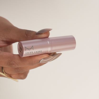 Swipe Light  Super Lightweight Bullet Lipstick - Frosted Pink